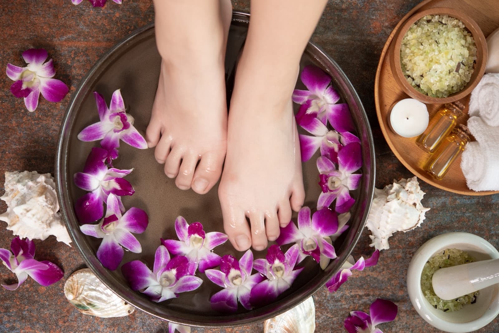 Sole renewal foot care protocol at Mayon Aesthetic Centre